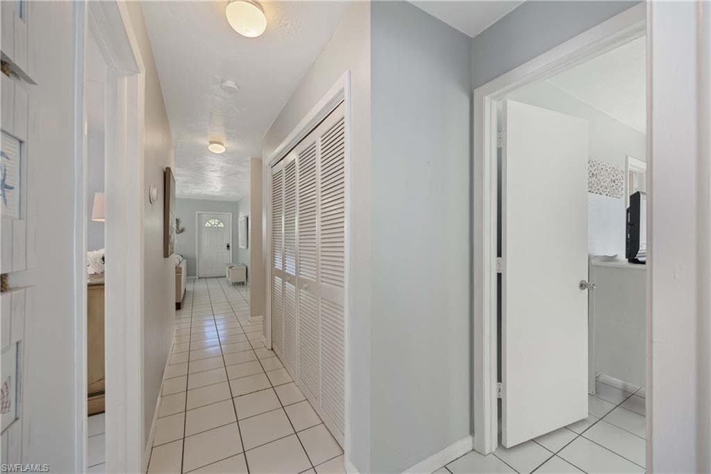 111 7th ST, NAPLES FL 34113-17