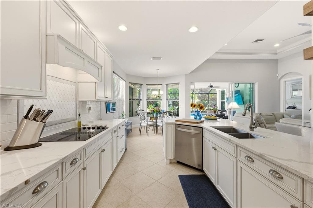 7783 Martino CIR, NAPLES FL 34112-6