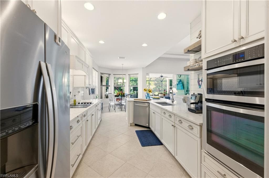 7783 Martino CIR, NAPLES FL 34112-7