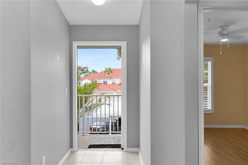 2925 Cypress Trace CIR # 203, NAPLES FL 34119-27