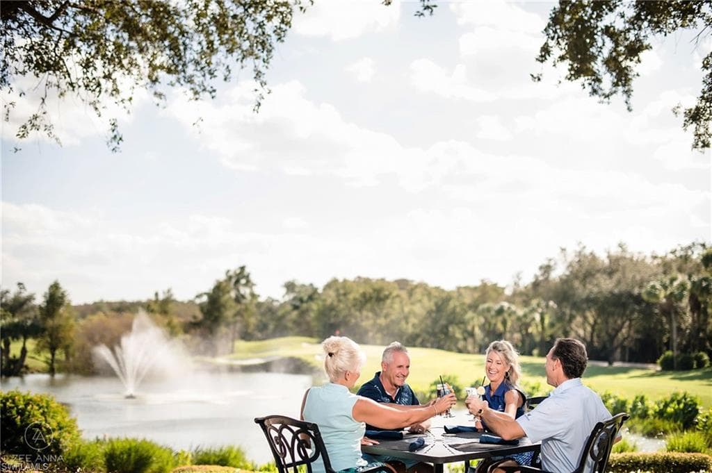 2925 Cypress Trace CIR # 203, NAPLES FL 34119-37