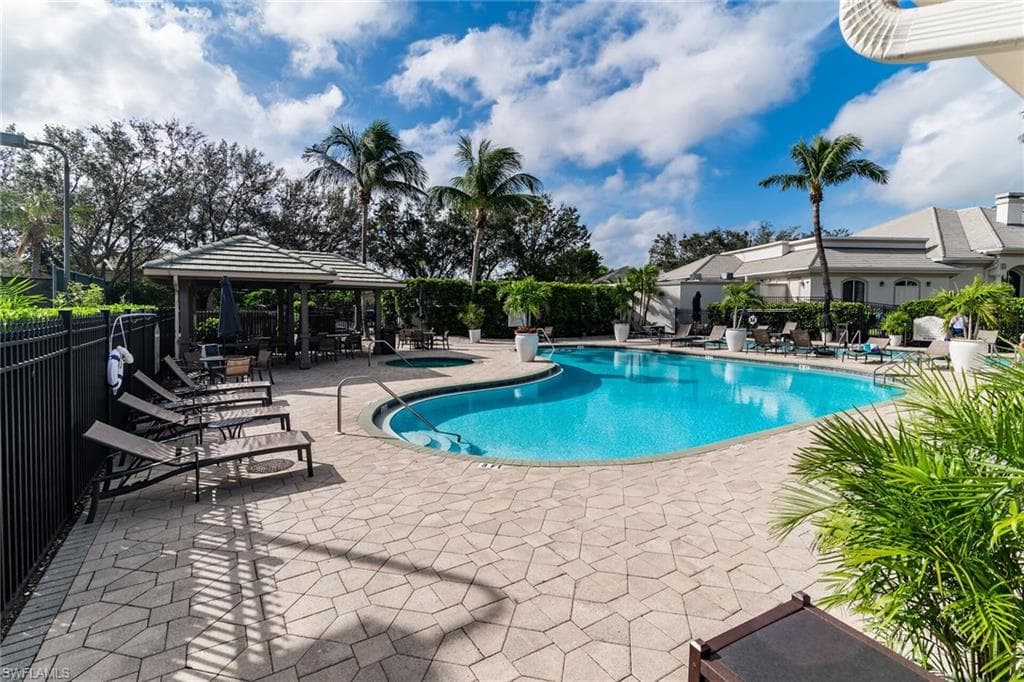 2925 Cypress Trace CIR # 203, NAPLES FL 34119-39