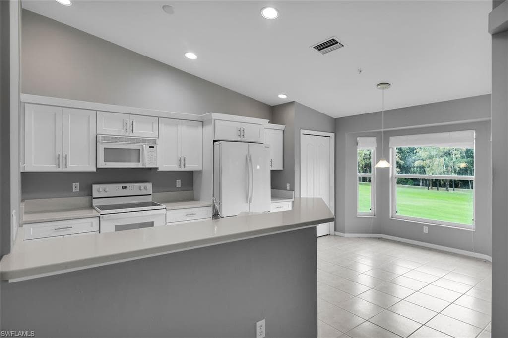 2925 Cypress Trace CIR # 203, NAPLES FL 34119-3
