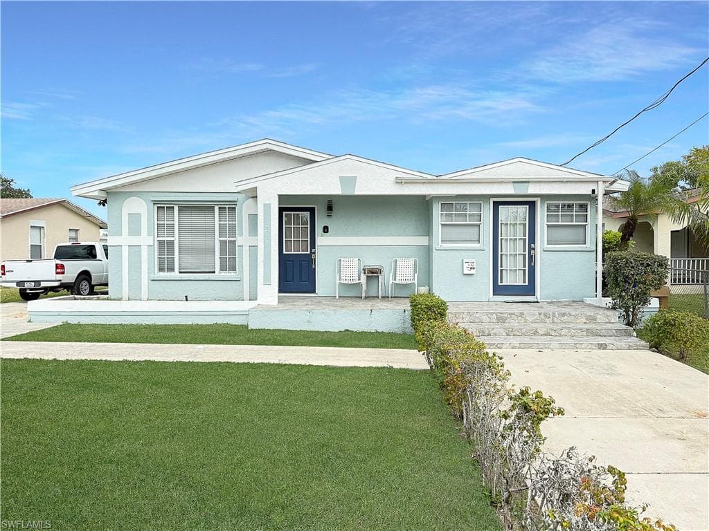 1273 5th AVE N, NAPLES FL 34102-1