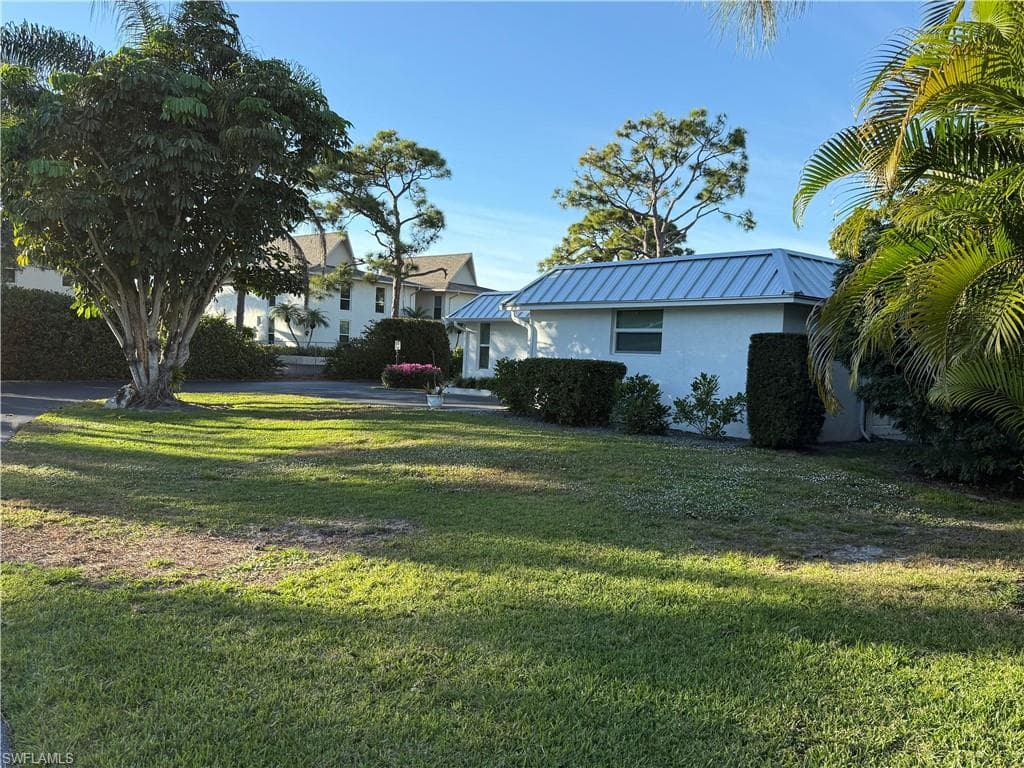 310 Carnaby CT, NAPLES FL 34112-1