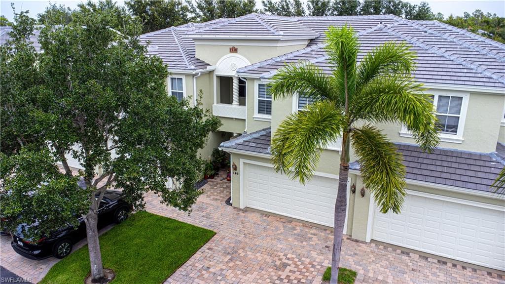1330 Mariposa CIR # 103, NAPLES FL 34105-21