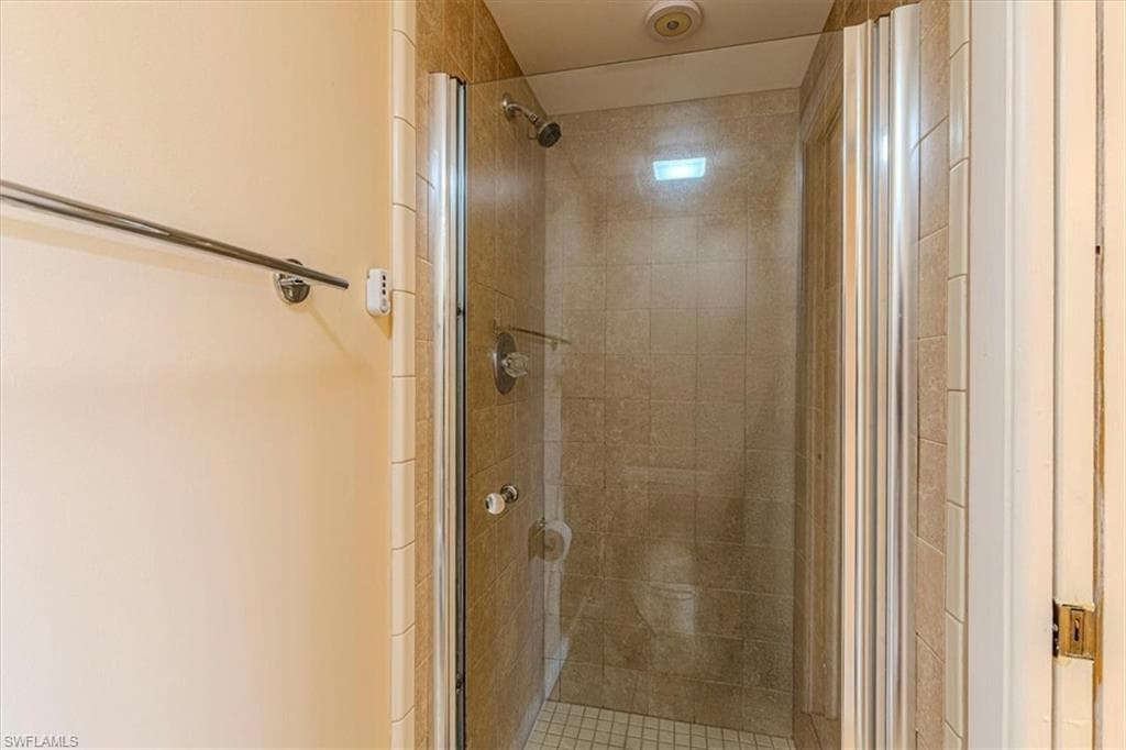 5535 Rattlesnake Hammock RD # 302, NAPLES FL 34113-12