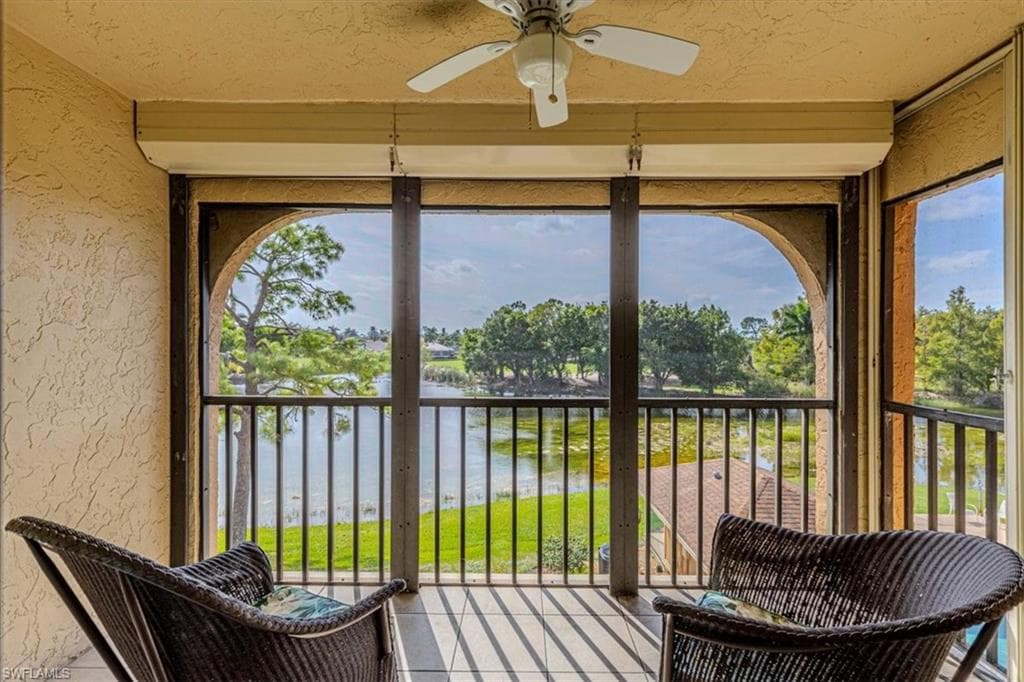 5535 Rattlesnake Hammock RD # 302, NAPLES FL 34113-23