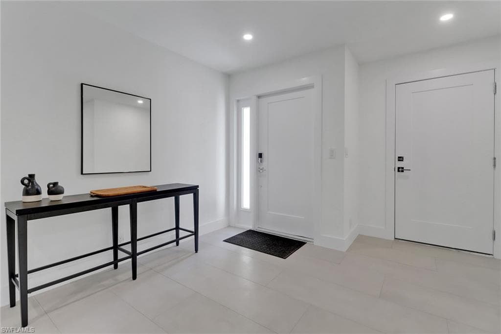 272 Yorkshire CT # 11, NAPLES FL 34112-1