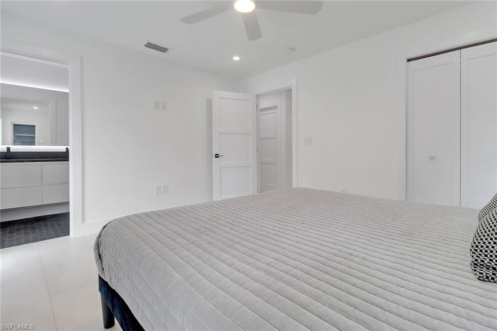 272 Yorkshire CT # 11, NAPLES FL 34112-15