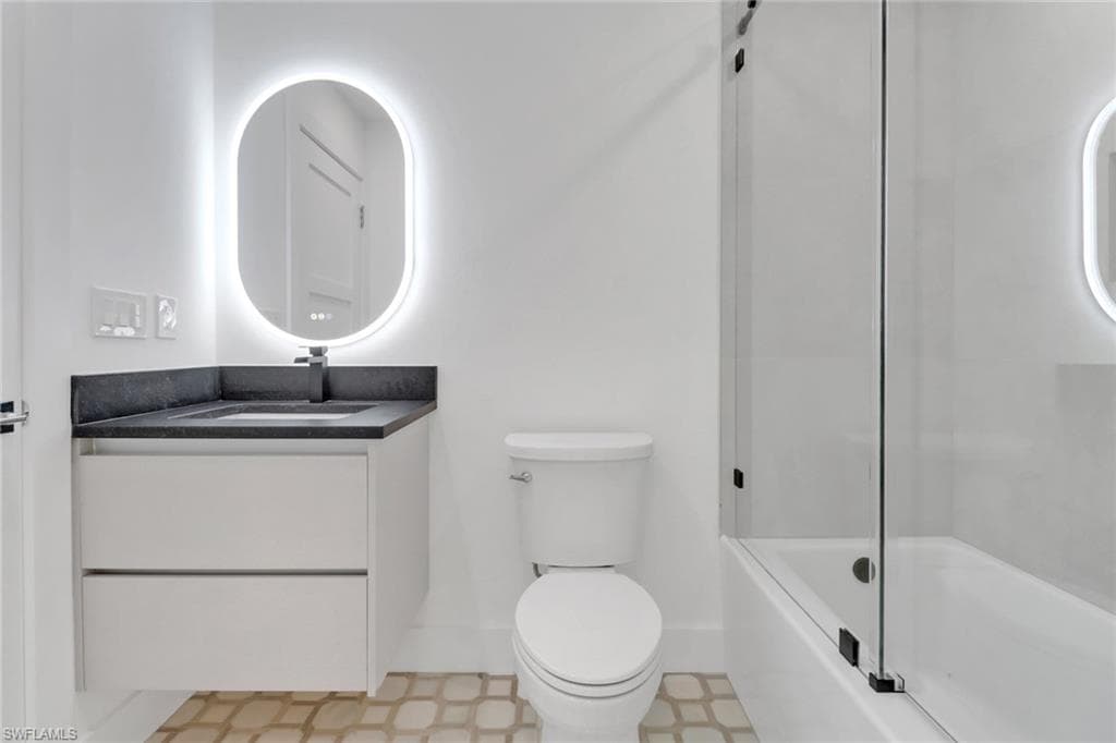 272 Yorkshire CT # 11, NAPLES FL 34112-23