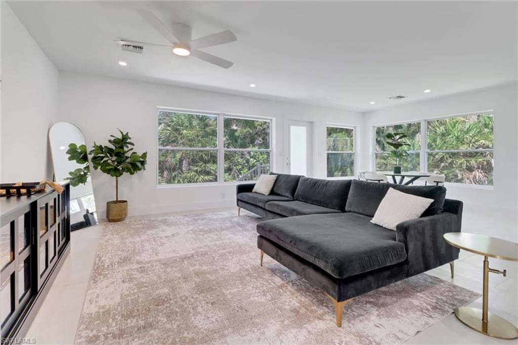 272 Yorkshire CT # 11, NAPLES FL 34112-10