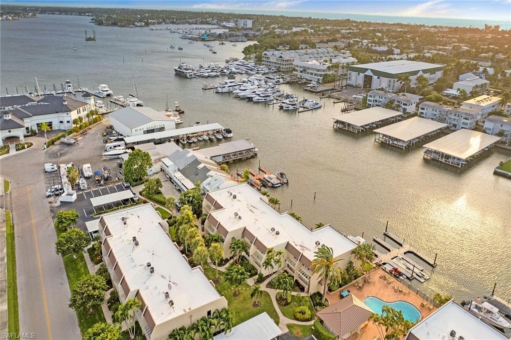 800 River Point DR # 209, NAPLES FL 34102-37