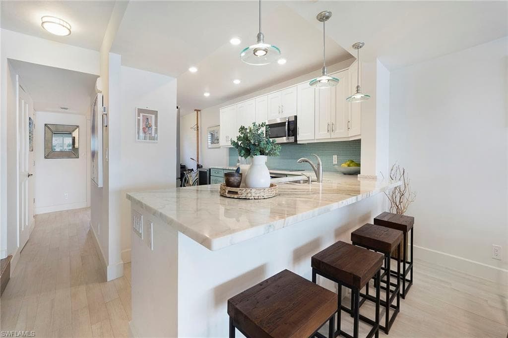 800 River Point DR # 209, NAPLES FL 34102-10