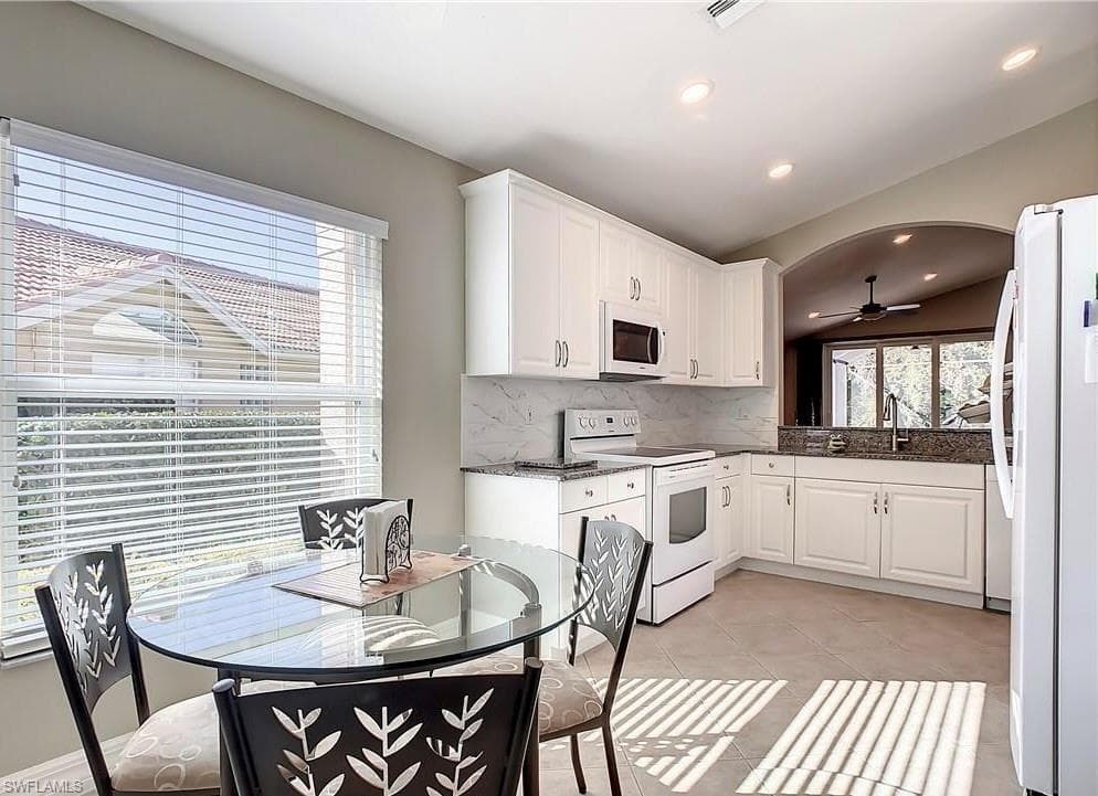 2025 PAINTED PALM DR, NAPLES FL 34119-5
