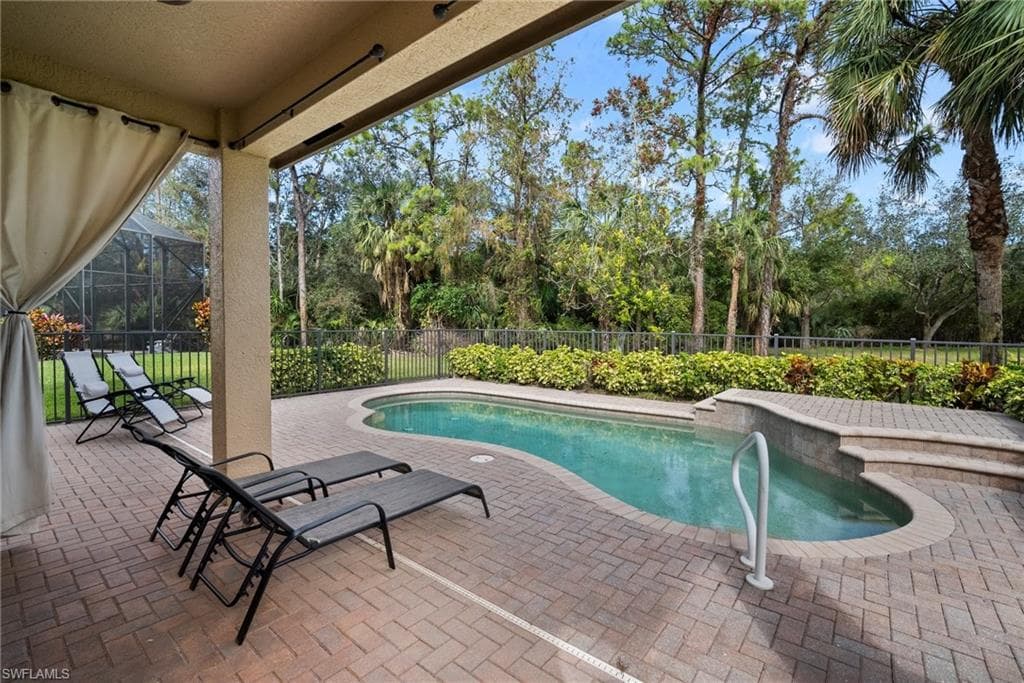 1384 Areca CV, NAPLES FL 34119-9