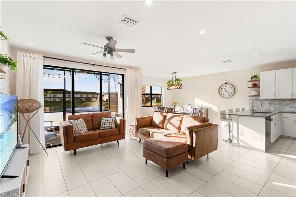 7421 Rockefeller DR, NAPLES FL 34119-2