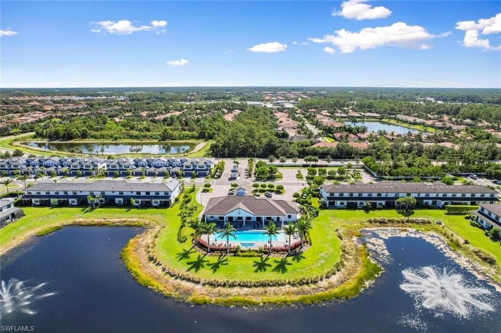 7421 Rockefeller DR, NAPLES FL 34119-31