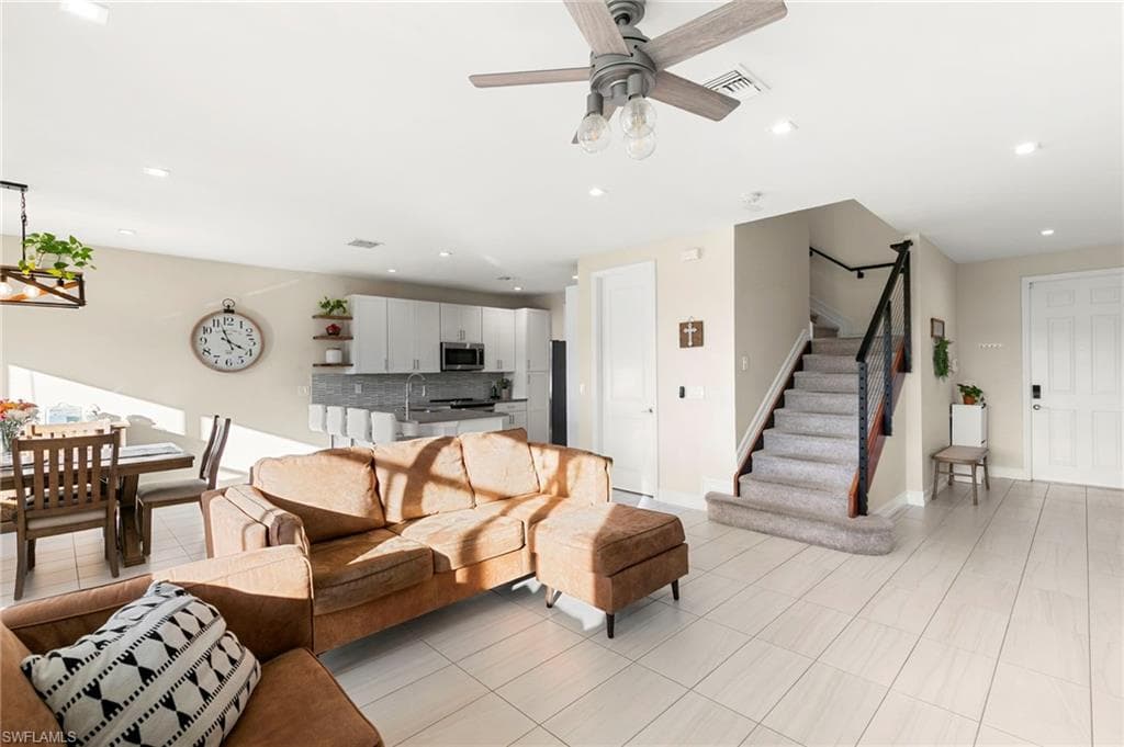 7421 Rockefeller DR, NAPLES FL 34119-3