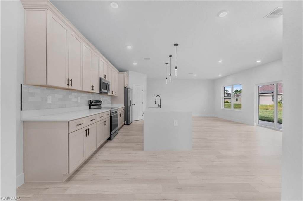 4913 San Ignacio DR, SEBRING FL 33872-3