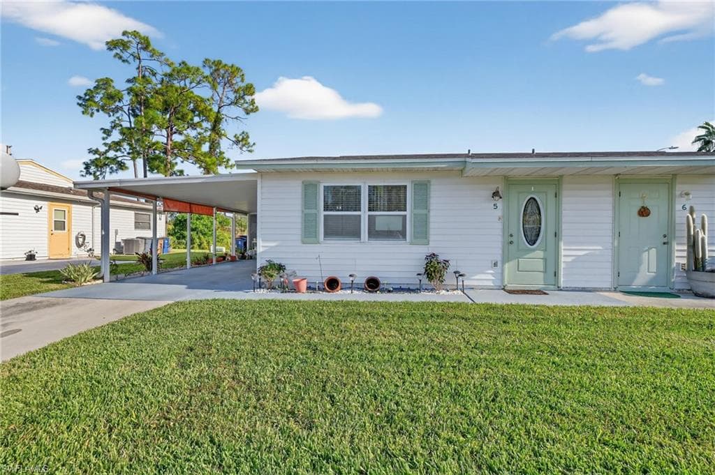 5 Pinewood BLVD, LEHIGH ACRES FL 33936-1