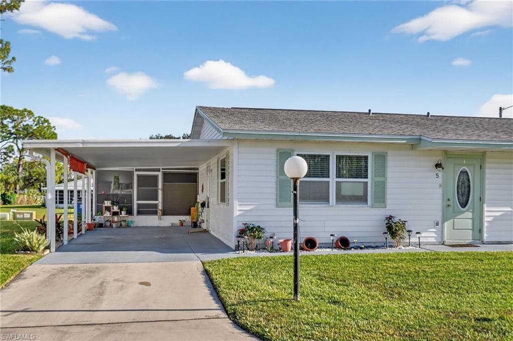 5 Pinewood BLVD, LEHIGH ACRES FL 33936-3