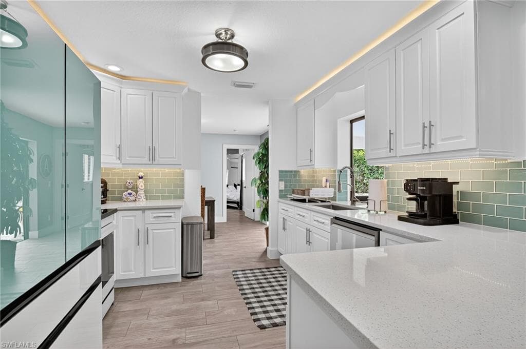 5270 Berkeley DR, NAPLES FL 34112-16