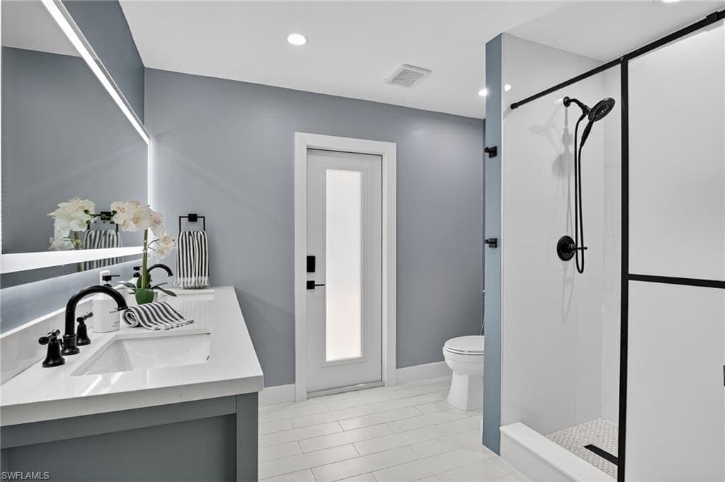 5270 Berkeley DR, NAPLES FL 34112-23