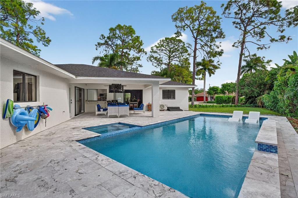 5270 Berkeley DR, NAPLES FL 34112-40