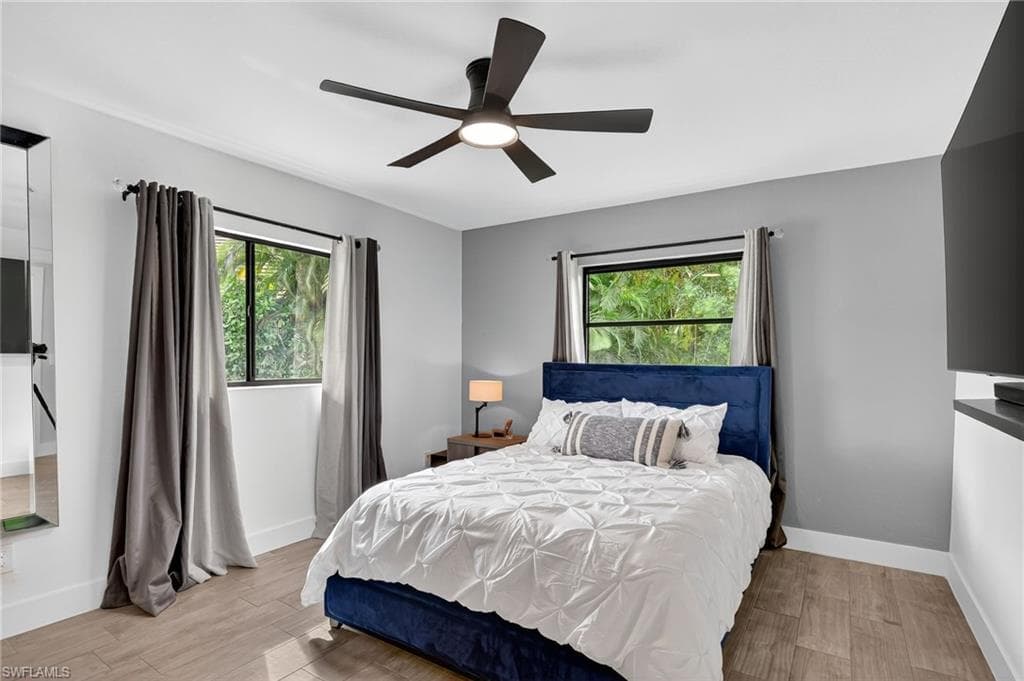 5270 Berkeley DR, NAPLES FL 34112-28