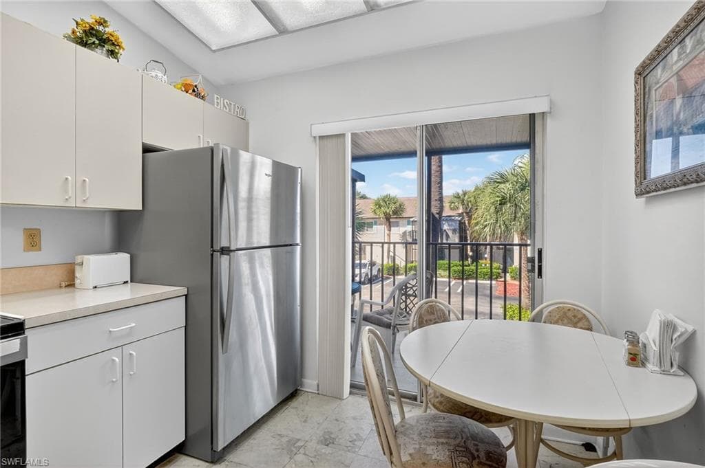 4210 Looking Glass LN # 4210, NAPLES FL 34112-11