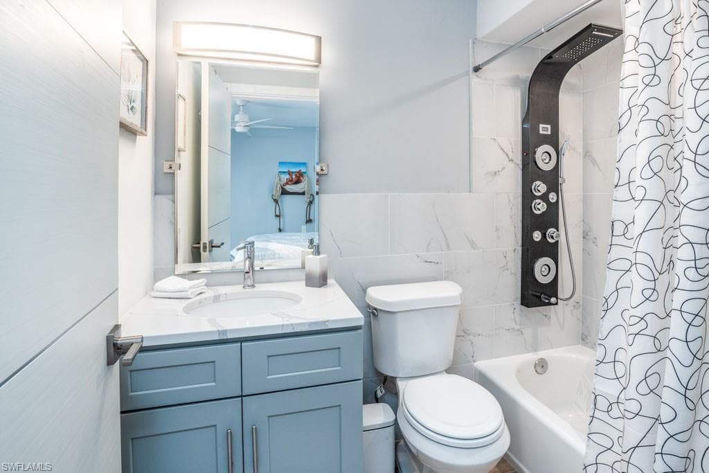 124 Lake Point LN # 2B, NAPLES FL 34112-25