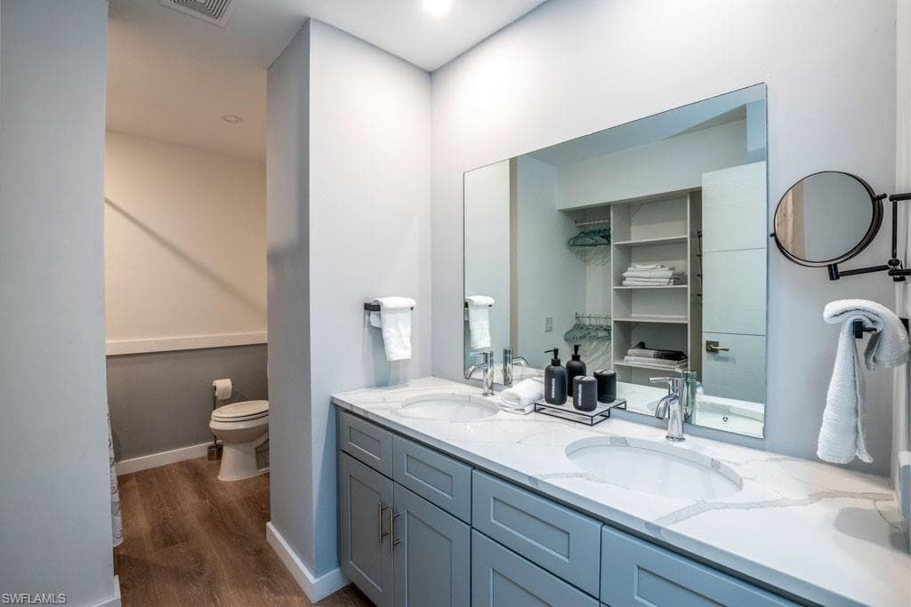 124 Lake Point LN # 2B, NAPLES FL 34112-21