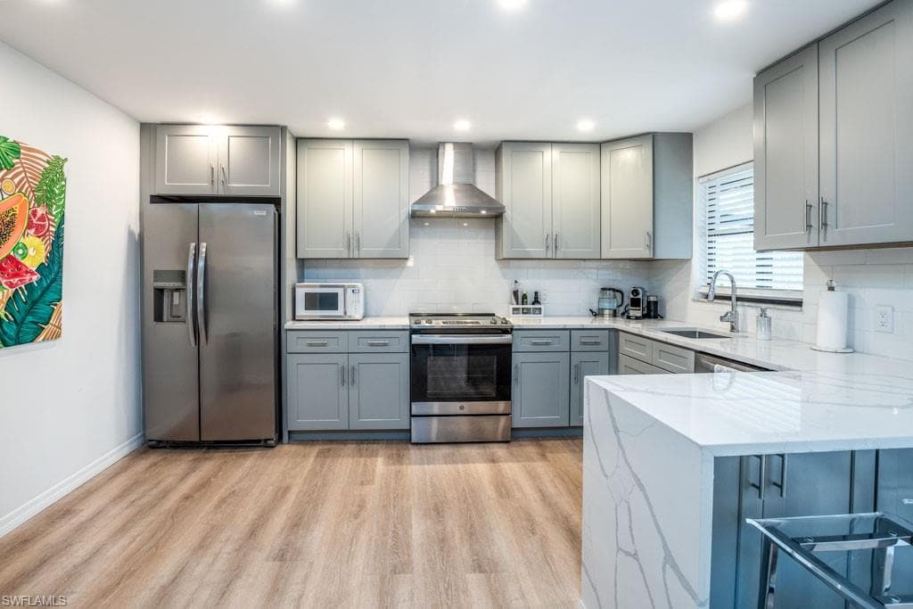 124 Lake Point LN # 2B, NAPLES FL 34112-6
