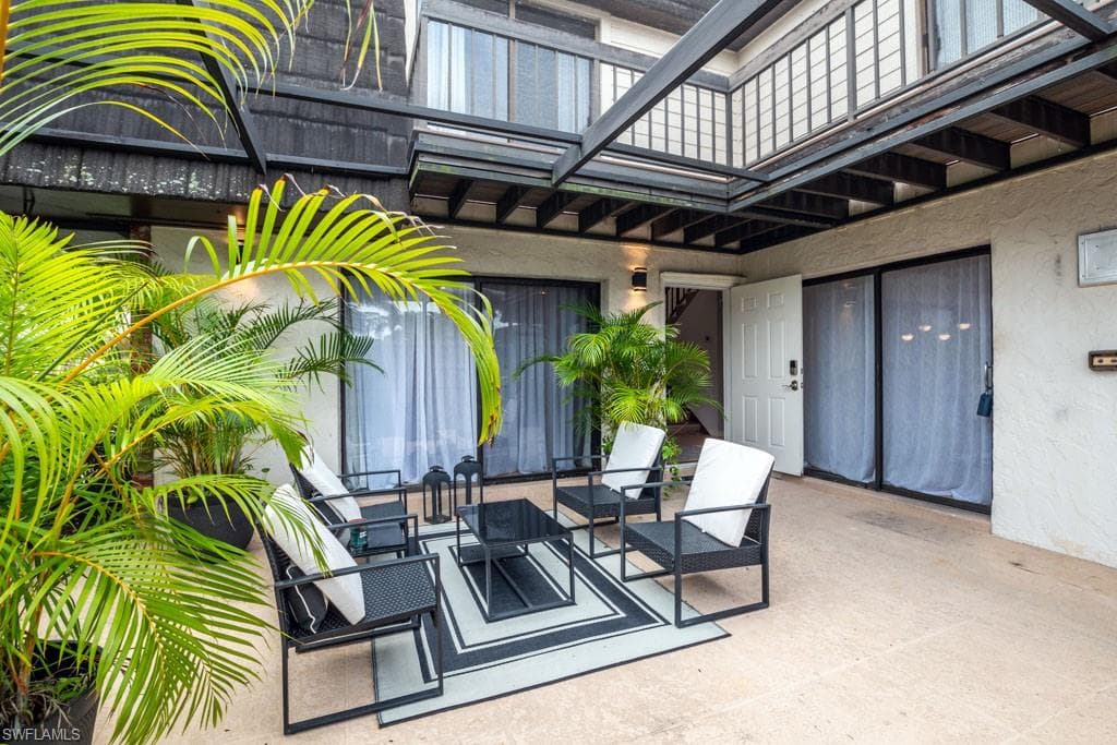 124 Lake Point LN # 2B, NAPLES FL 34112-2