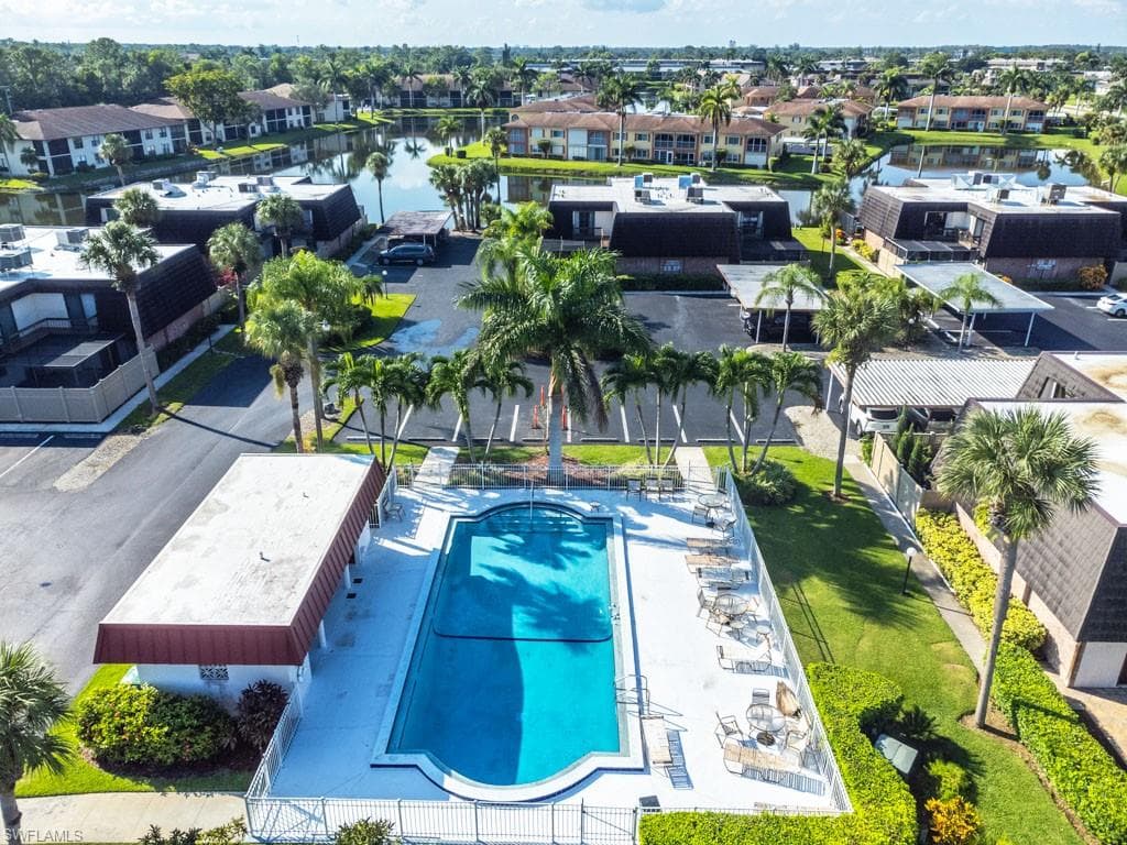 124 Lake Point LN # 2B, NAPLES FL 34112-31