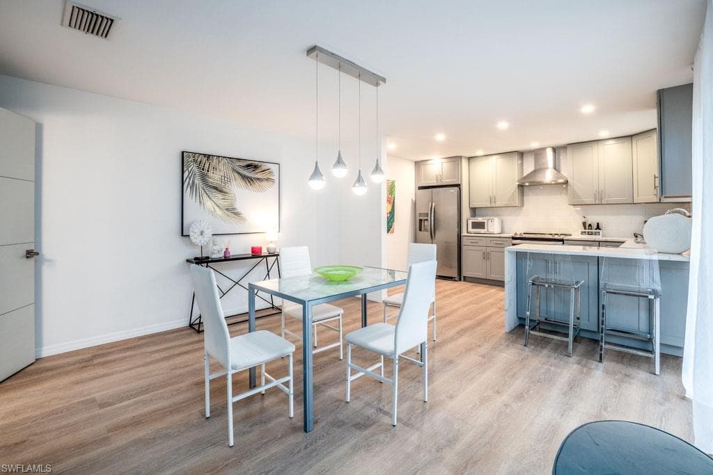 124 Lake Point LN # 2B, NAPLES FL 34112-8