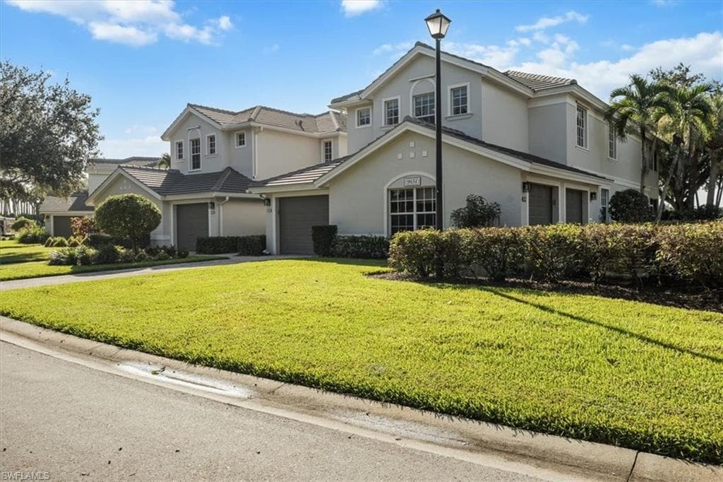 9151 Palmetto Ridge DR # 202, ESTERO FL 34135-1