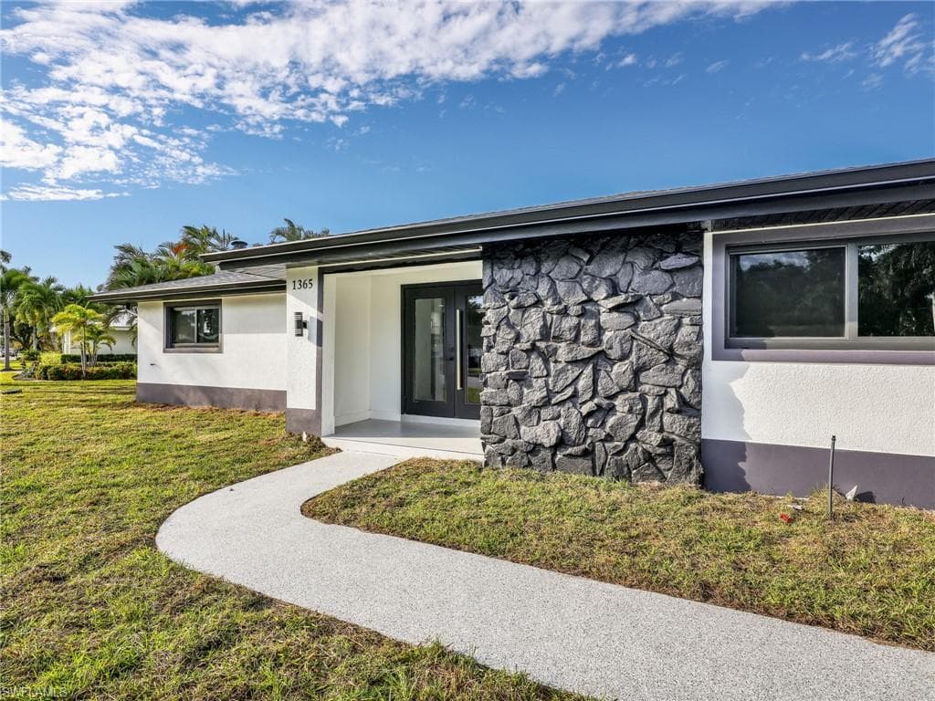 1365 Kingswood CT, FORT MYERS FL 33919-3