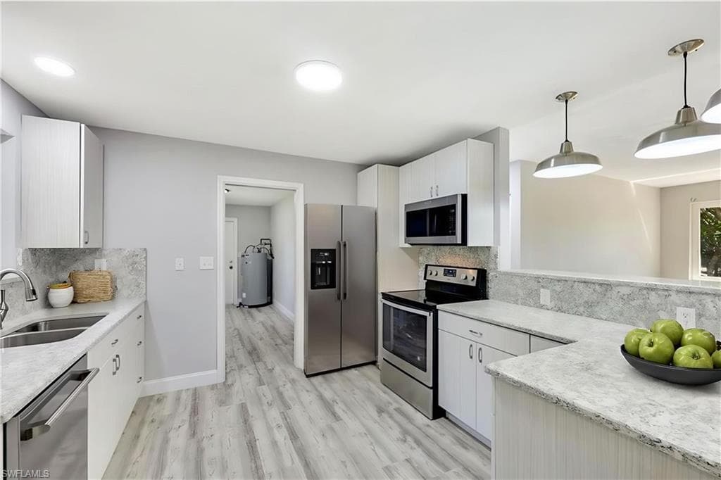 4862 Catalina DR, NAPLES FL 34112-1