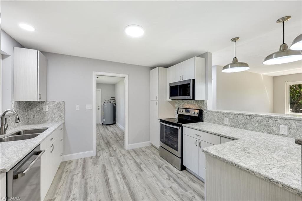 4862 Catalina DR, NAPLES FL 34112-6