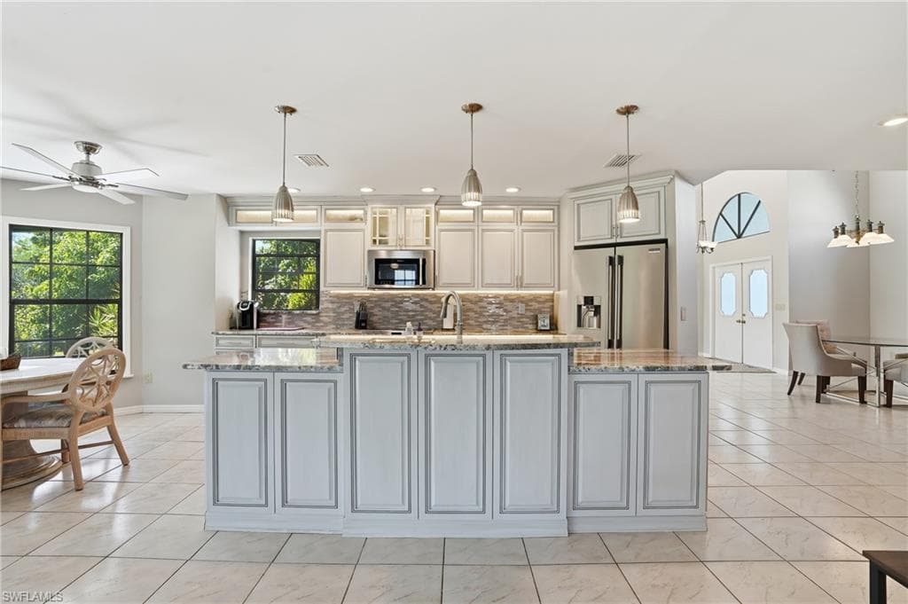 7245 Hendry Creek DR, FORT MYERS FL 33908-11