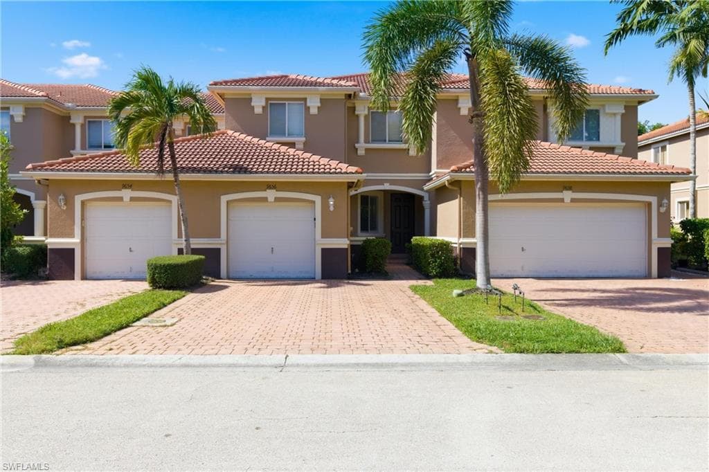 9656 Roundstone CIR, FORT MYERS FL 33967-1