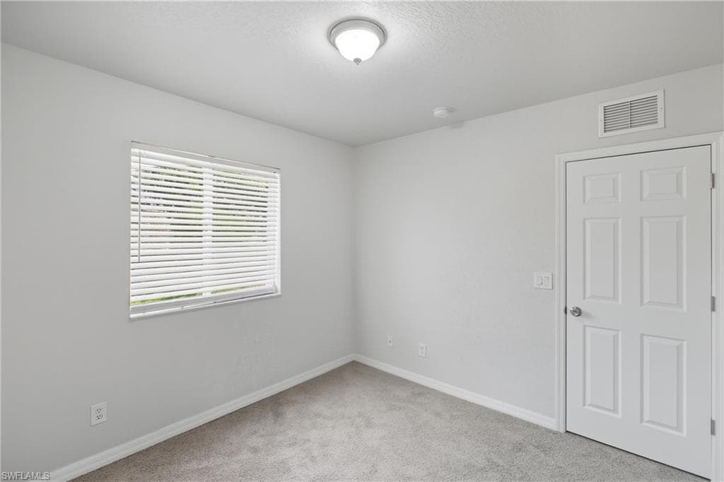 9656 Roundstone CIR, FORT MYERS FL 33967-19