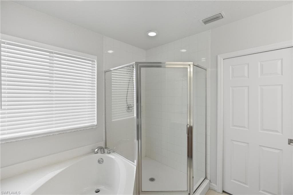 9656 Roundstone CIR, FORT MYERS FL 33967-28