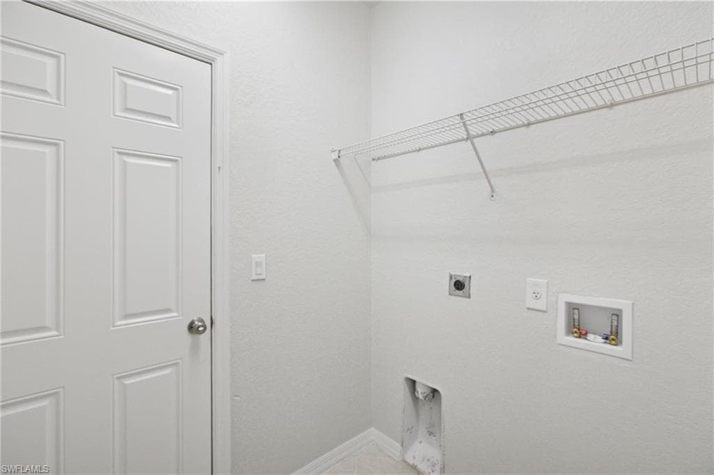 9656 Roundstone CIR, FORT MYERS FL 33967-29
