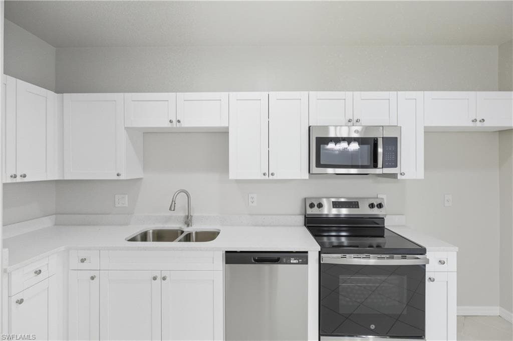 9656 Roundstone CIR, FORT MYERS FL 33967-12