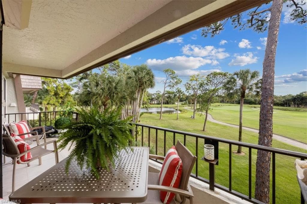 107 Clubhouse LN # 391, NAPLES FL 34105-24