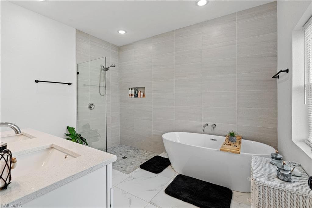 16056 Dinal DR, PUNTA GORDA FL 33955-18