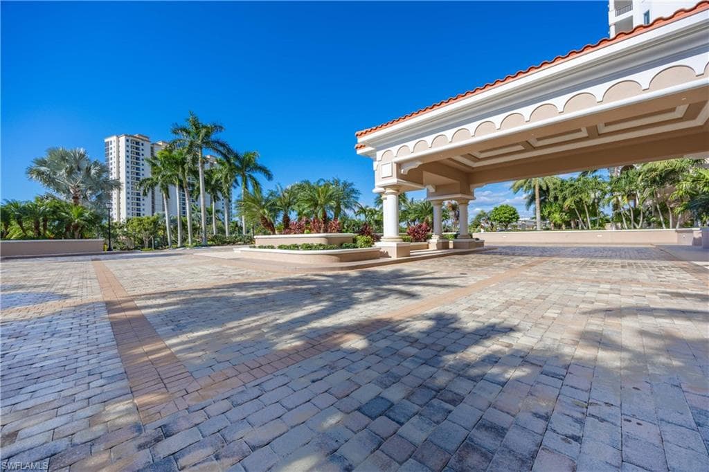 1060 Borghese LN # 701, NAPLES FL 34114-46